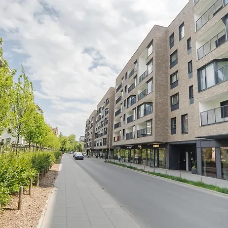 Jezyk-charming Free Parking *